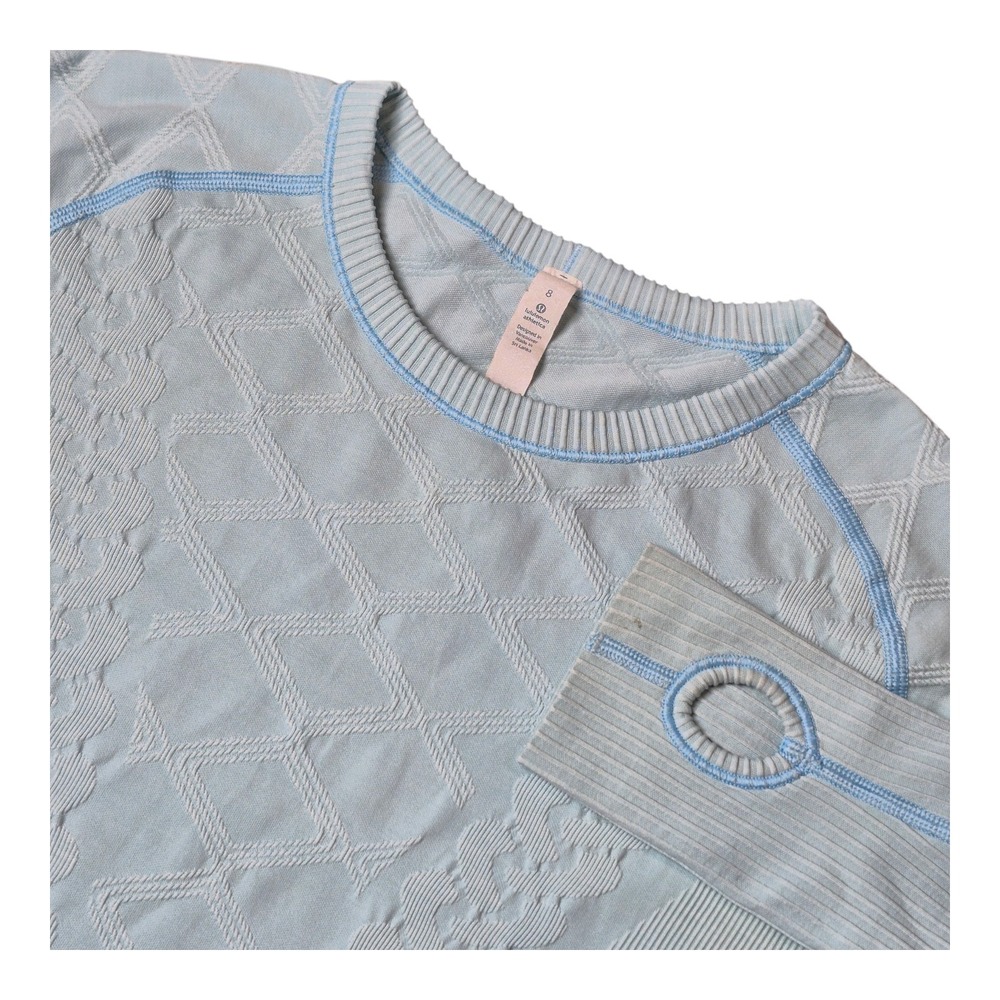 Lululemon Women's‎ 8 Seamless Long Sleeve Top Base Layer Light Blue Thumbholes